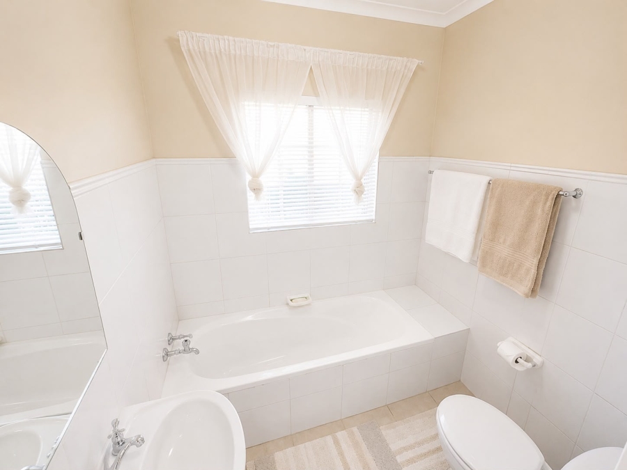 3 Bedroom Property for Sale in Geelhoutpark North West